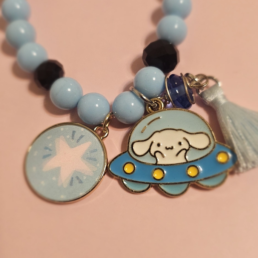 Bracelets - Picture 4 of 9